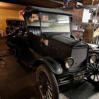 Carthers Roadhouse - an old car in a garage - Themed Cafes Near Me - Del Norte, Colorado