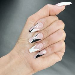 Nail Tech - Nails by Lua