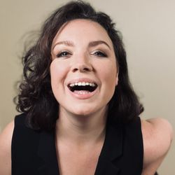 Molly Noori Voice Studio - Molly Noori, mezzo-soprano