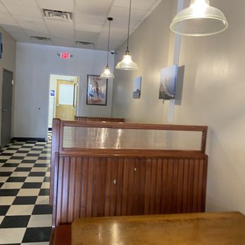 Luca's New York Style Pizza - Inside - Pizza Near Me - Stow, Ohio Luca's New York Style Pizza - Inside - Pizza Near Me - Stow, Ohio