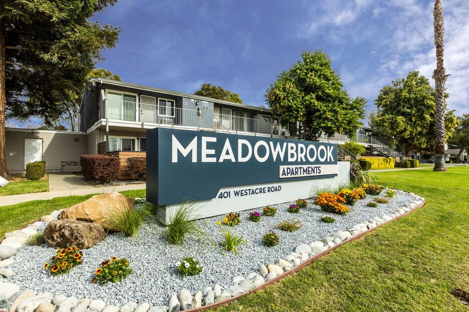 MEADOWBROOK APARTMENTS Updated August 2024 11 Reviews 401