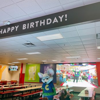 Chuck E. Cheese - Dance Party with Chuck E. - Pizza Near Me - Grand Rapids, Michigan