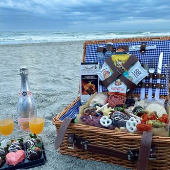 Boardroom - Grazing box and cheesecake + chocolate covered strawberries.. so perfect and delish! - Wine Bars Near Me - Cocoa Beach, Florida