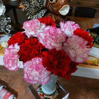 Winn-Dixie - Pretty carnations for a pretty girl ;) - Grocery Near Me - Sanford, Florida Winn-Dixie - Pretty carnations for a pretty girl ;) - Grocery Near Me - Sanford, Florida