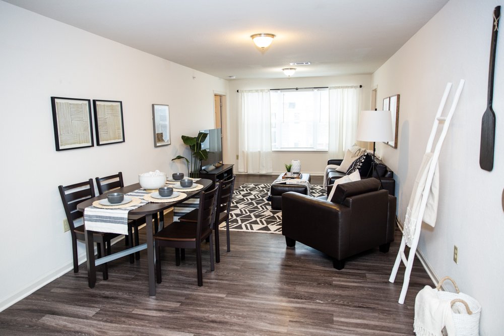 THE GROVE AT SLIPPERY ROCK Updated September 2024 24 Photos 145