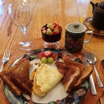 Hidden Valley Bed & Breakfast - Breakfast - Bed & Breakfast Near Me - Whitehorse, Yukon