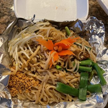 Thai Hut - Pad see-ew - Thai Near Me - Sacramento, California Thai Hut - Pad see-ew - Thai Near Me - Sacramento, California