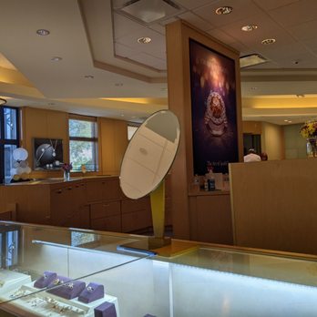 Diamonds International - Diamonds International - Jewelry Near Me - St. Petersburg, Florida