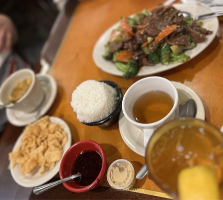 Ding How Chinese Restaurant by null