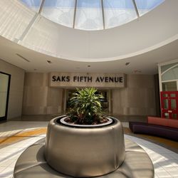 Saks Fifth Avenue - Saks Fifth Avenue, Dadeland Mall