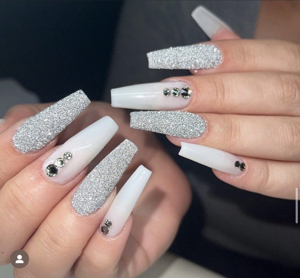 Polished chicas Logo