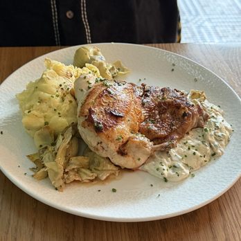 Born & Braised - Lemon and honey chicken - New American Near Me - Erie, Pennsylvania Born & Braised - Lemon and honey chicken - New American Near Me - Erie, Pennsylvania