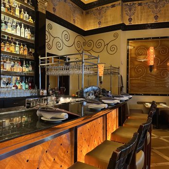 Grand Lux Cafe - Bar - American Near Me - Paramus, New Jersey