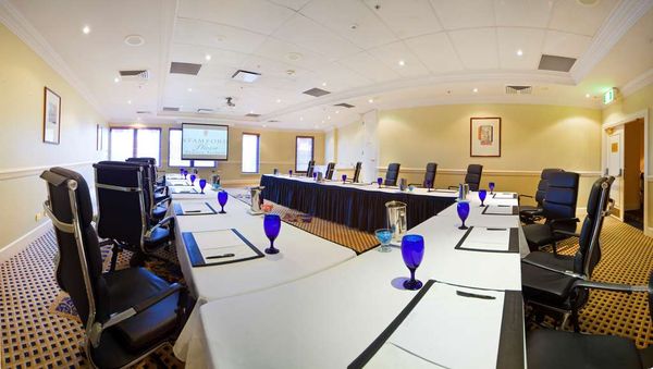 Stamford Plaza Sydney Airport Hotel & Conference Centre by null