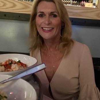 Select Oyster Bar - Cosmo! - Seafood Near Me - Boston, Massachusetts Select Oyster Bar - Cosmo! - Seafood Near Me - Boston, Massachusetts