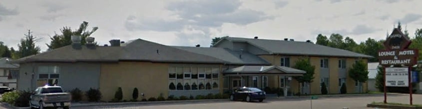 Bears Den Lounge & Motel