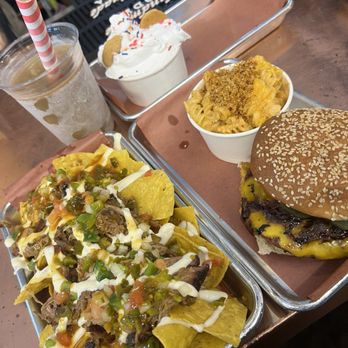 Blue Oak BBQ - Barq's bourbon float, Banana Pudding, nachos, Mac and cheese, BBQ Burger - Barbeque Near Me - New Orleans, Louisiana