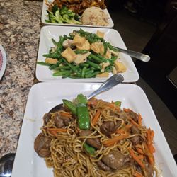 Chen's Family Dish - Beef loh mein noodles, braised tofu with chicken and fresh green beans, mango beef. Fresh and tasty.