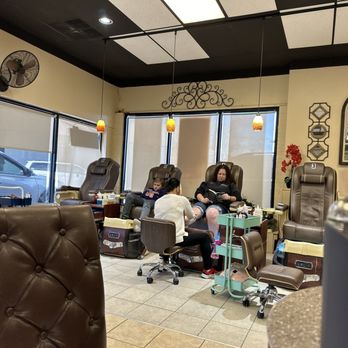 Victoria Nails & Spa - Nail Salons Near Me - Hendersonville, North Carolina
