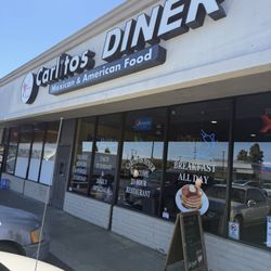 Carlitos Diner - Outside
