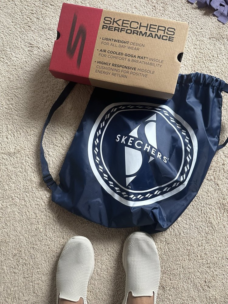 SKECHERS FACTORY OUTLET Updated May 2024 34 Photos & 33 Reviews 321 Nut Tree Rd, Vacaville