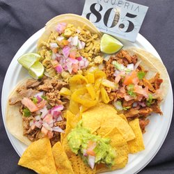 Taqueria 805 - Guacamole and chips with tacos catered