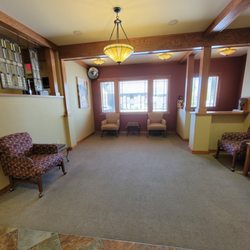 Elmenhurst Chiropractic - Lobby area