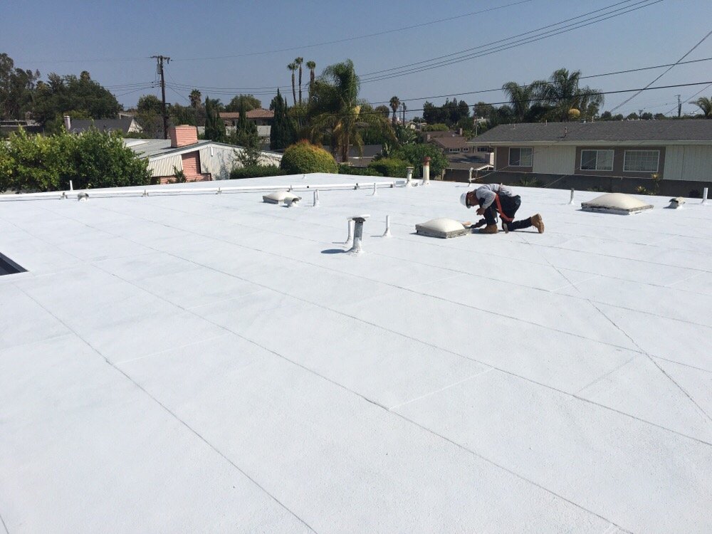 Slide of Luis Mendoza Roofing