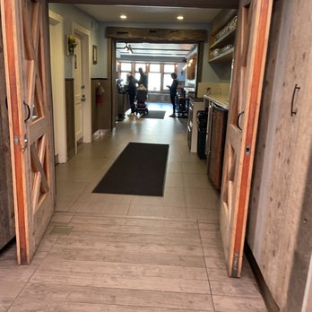 Blue Barn-Steiner - hallway to back seating - Sandwiches Near Me - San Francisco, California