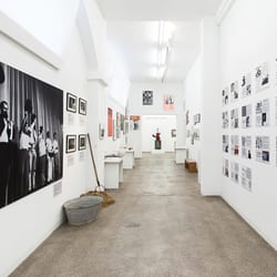 museum FLUXUS+ - Eingangsbereich, Foto Adam Sevens, Copyright museum FLUXUS+