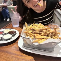 Large fries! Large fries!