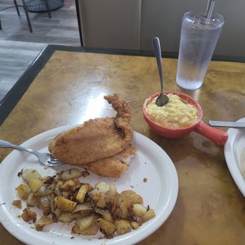 King Street Diner - Fish and grits - Breakfast & Brunch Near Me - Hampton, Virginia King Street Diner - Fish and grits - Breakfast & Brunch Near Me - Hampton, Virginia