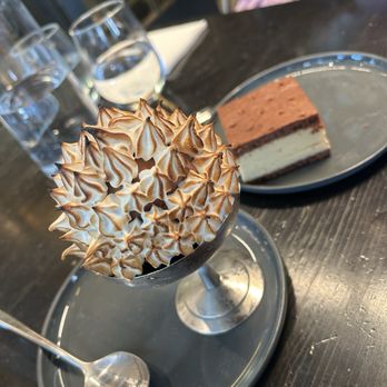 Dandelion Chocolate - Chocolatiers & Shops Near Me - San Francisco, California Dandelion Chocolate - Chocolatiers & Shops Near Me - San Francisco, California