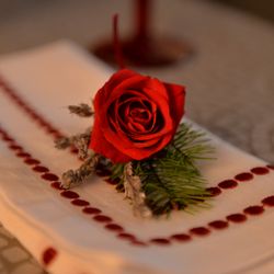 Mak Floral Design - HOLIDAY ACCENTS