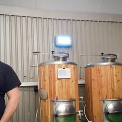 GRUB's up with Yelp @ Runaway Brewery - Brewery tour, I've learnt alot about liquor, wort, kettle, fermentation...