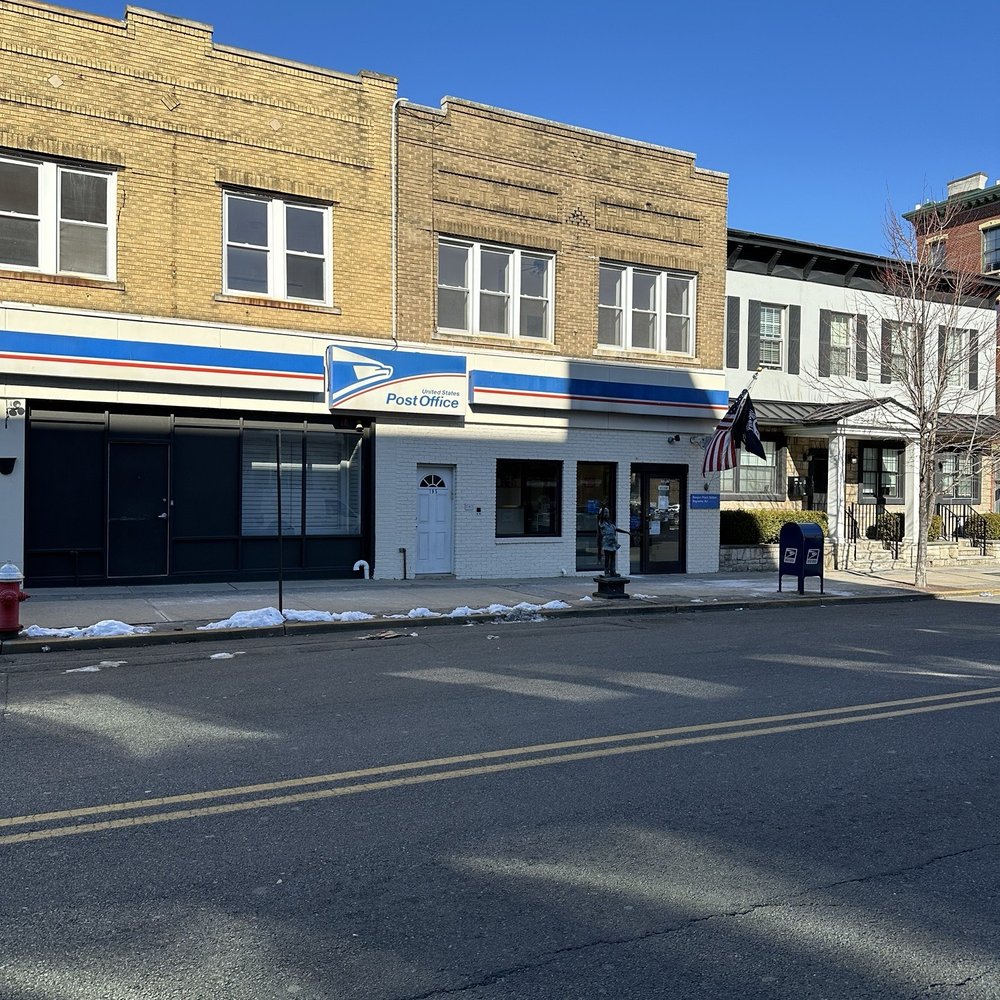 US Post Office - Front of the establishment - Post Offices Near Me - Bayonne, New Jersey