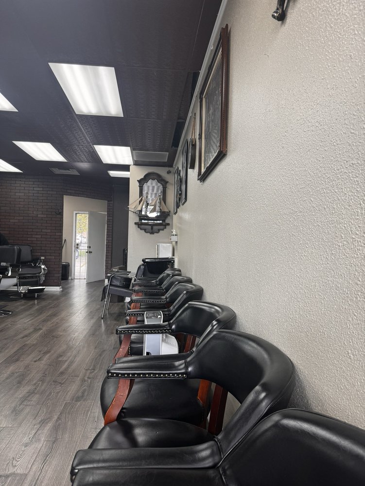 BLACK ANCHOR BARBER SHOP Updated September 2024 43 Photos & 108