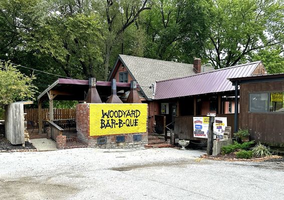 Woodyard Bar-B-Que by null