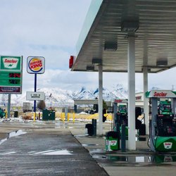 R J's Fuel Stop