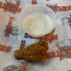 Hooters - Why are their wings so small?