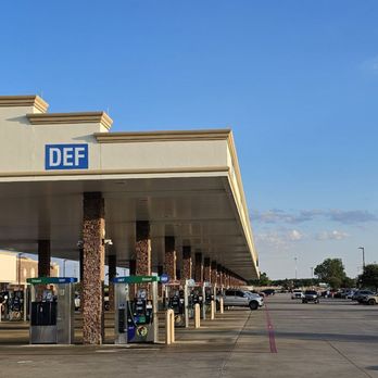 Buc-ee's - Store front - Gas Stations Near Me - Melissa, Texas