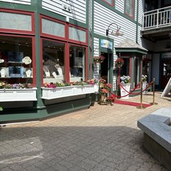 Acadia Jewels - Outside of the shop