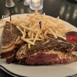 Jeff's Corned Beef Sandwich