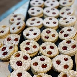 K&K Austrian Bakery & Coffee House - Linzereys
