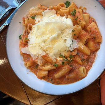 Chef Geoff's West End - Rigatoni Alla Vodka - New American Near Me - Washington, DC, District of Columbia Chef Geoff's West End - Rigatoni Alla Vodka - New American Near Me - Washington, DC, District of Columbia