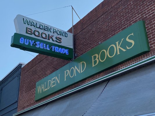 Walden Pond Books by null
