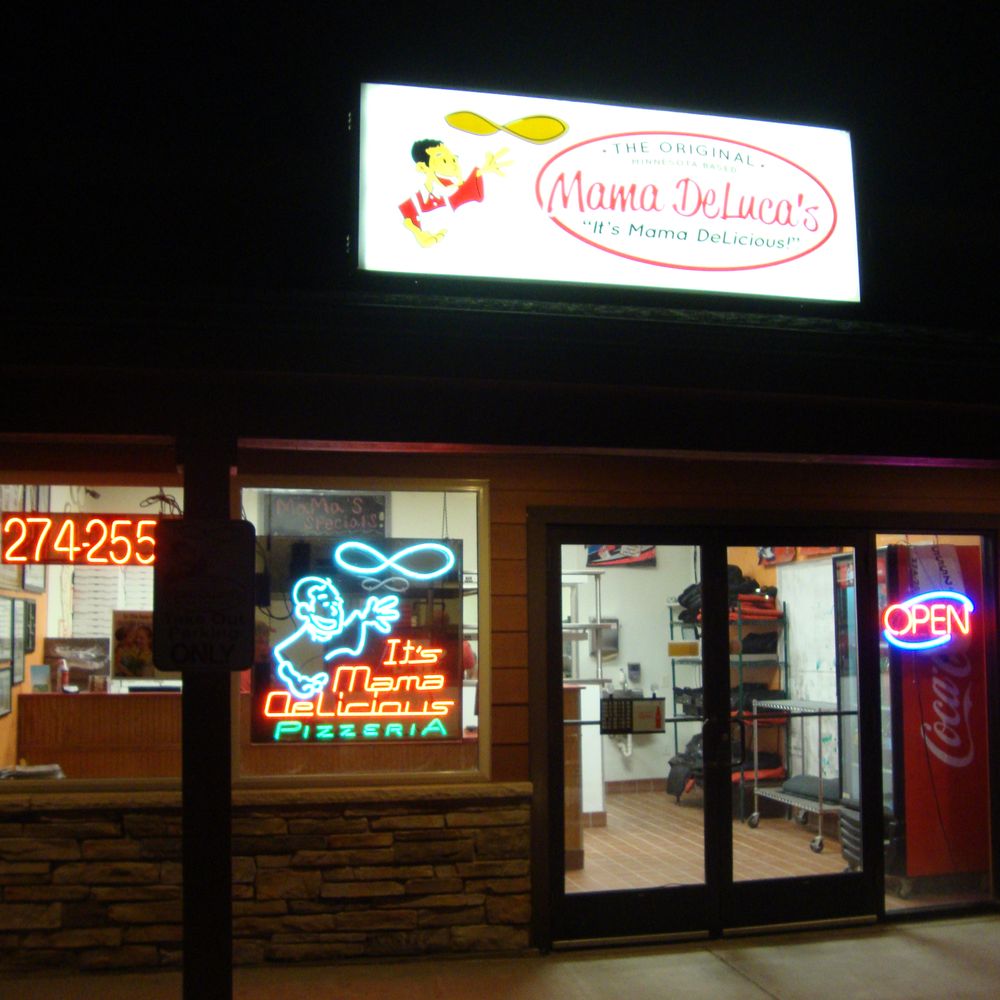 Outside of the pizzaria, view looking north. Outside of the pizzaria, view looking north.