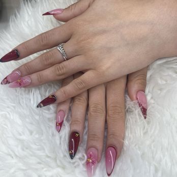 Nail Bar - Mountain View - $100 nail set - Nail Salons Near Me - Mountain View, California