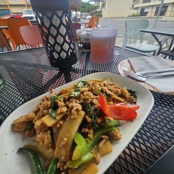 Pattaya Thai - Pad Gra Prow, stirfry Basil, best on island  No one, serves it with Green Beans, Bamboo shoots AND Bell peppers! - Thai Near Me - Honolulu, Hawaii