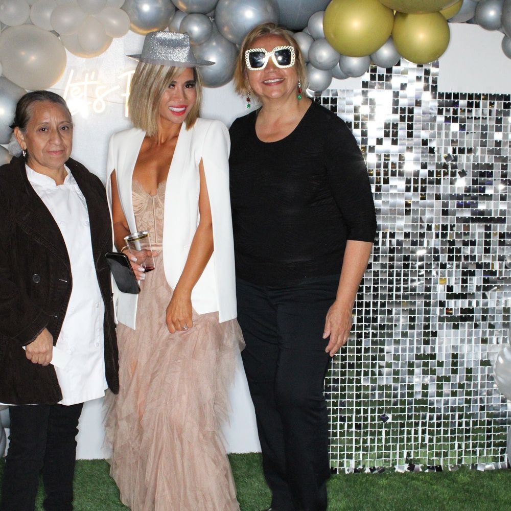 These ladies of Chef Jonathan are the sweetest. They made it easy for me to enjoy my party. These ladies of Chef Jonathan are the sweetest. They made it easy for me to enjoy my party.